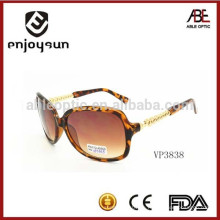 2015 neue FDA-Zulassung Private Label Sonnenbrille mit Metall Dekorationen